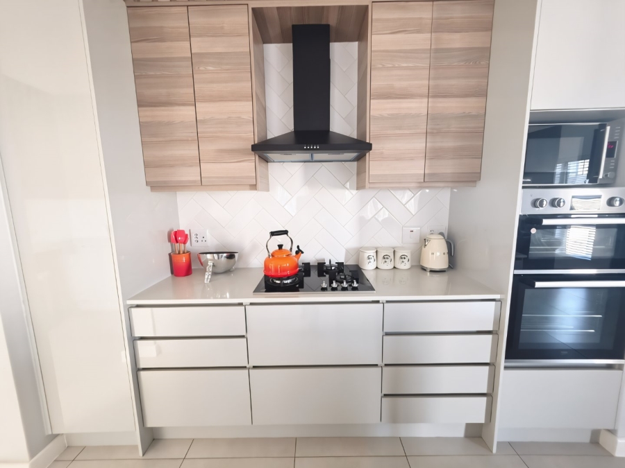 To Let 4 Bedroom Property for Rent in Sandown Western Cape